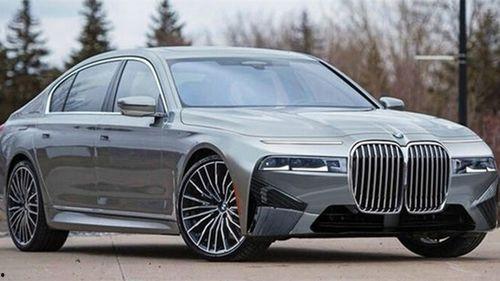 宝马7系被爆料视频,豪华升级,科技革新,揭秘未来旗舰风采 第1张 宝马7系被爆料视频,豪华升级,科技革新,揭秘未来旗舰风采 第1张